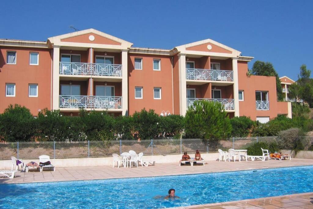 Appartement T2 Dans Residence Avec Piscine Et Tennis Saint-Raphaël Exterior foto